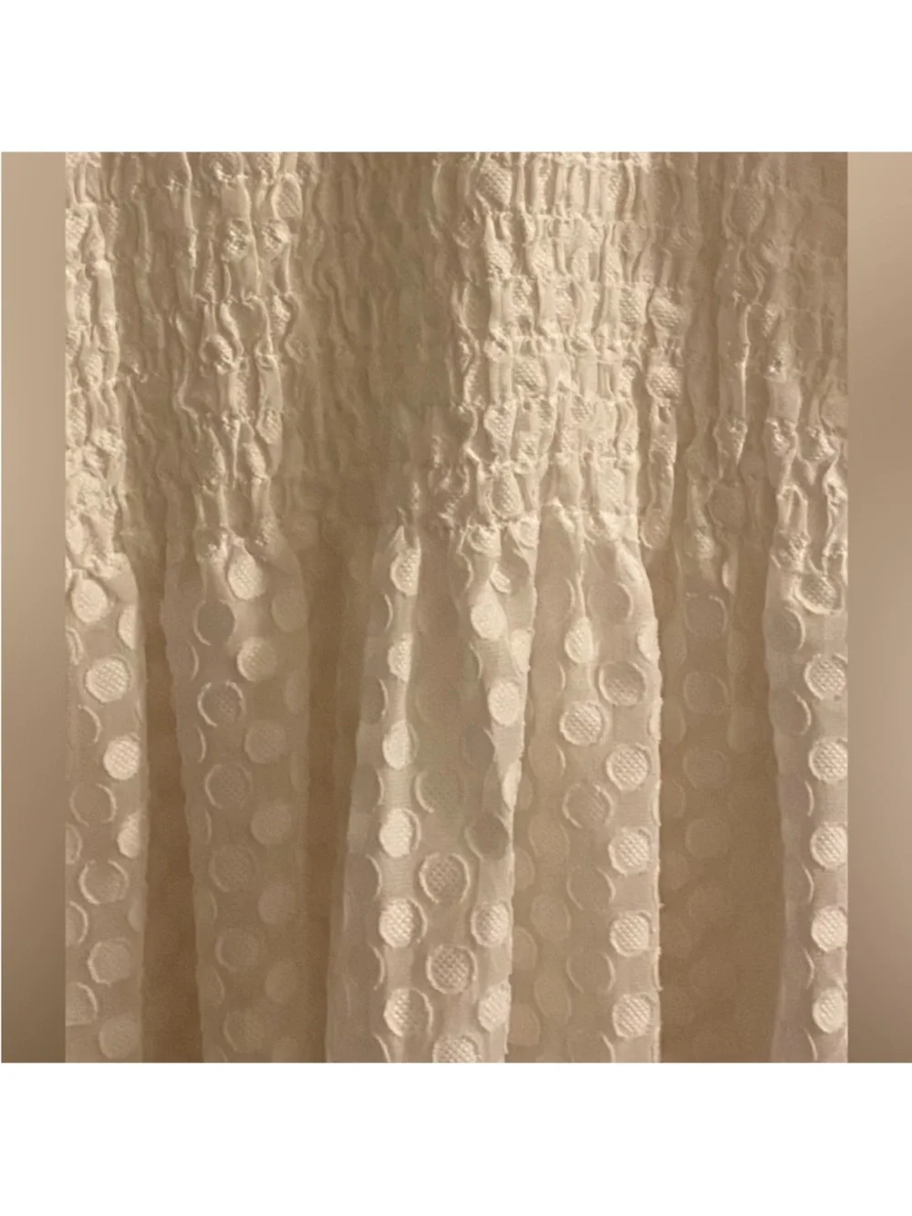 White Sleeveless Dot Top- Sz Large - Picture 3 of 4